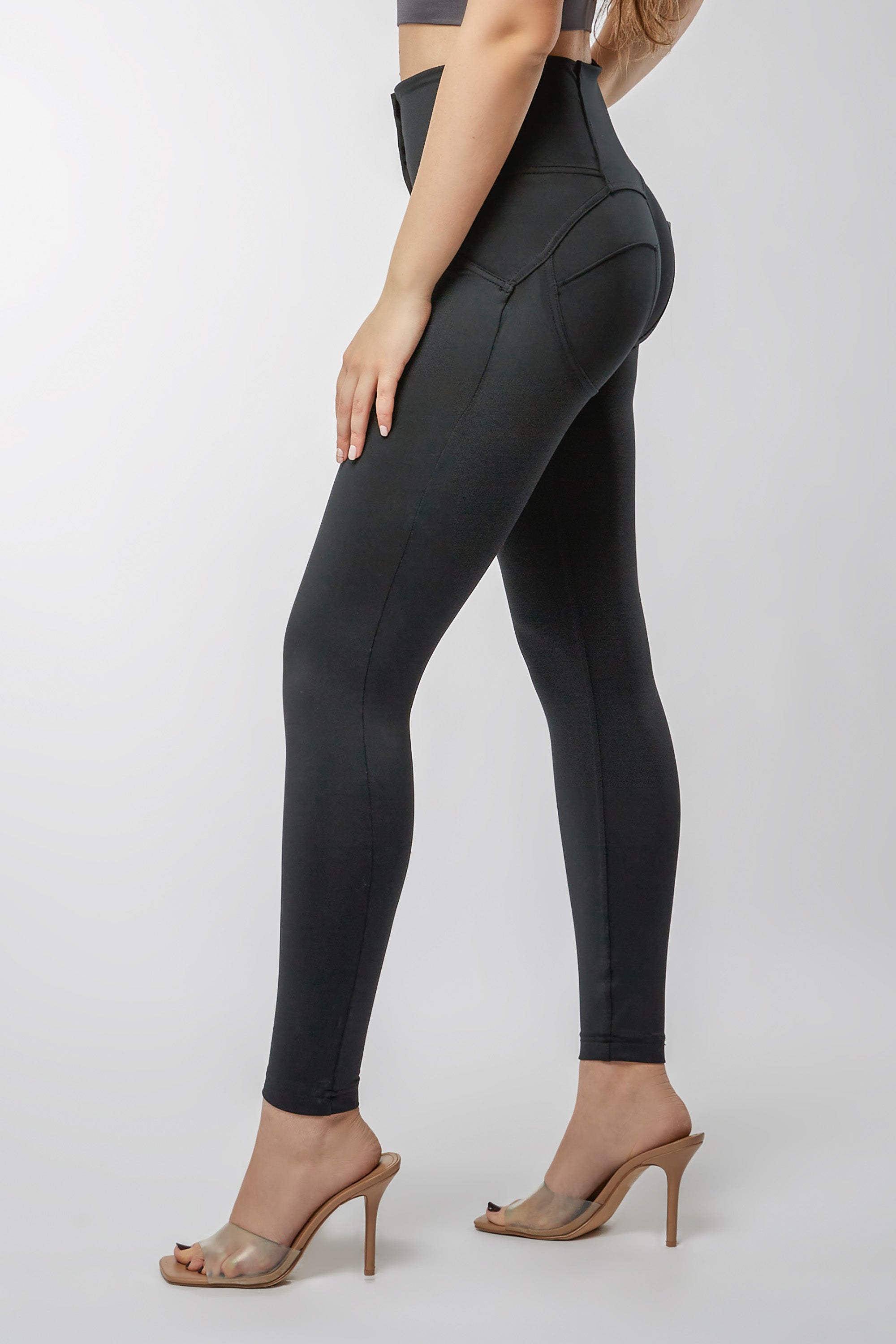 BLINKIN Women's Skinny Fit Polyester Blend 3/4Th Capri Tights  (VG-W997-29J8_Black)