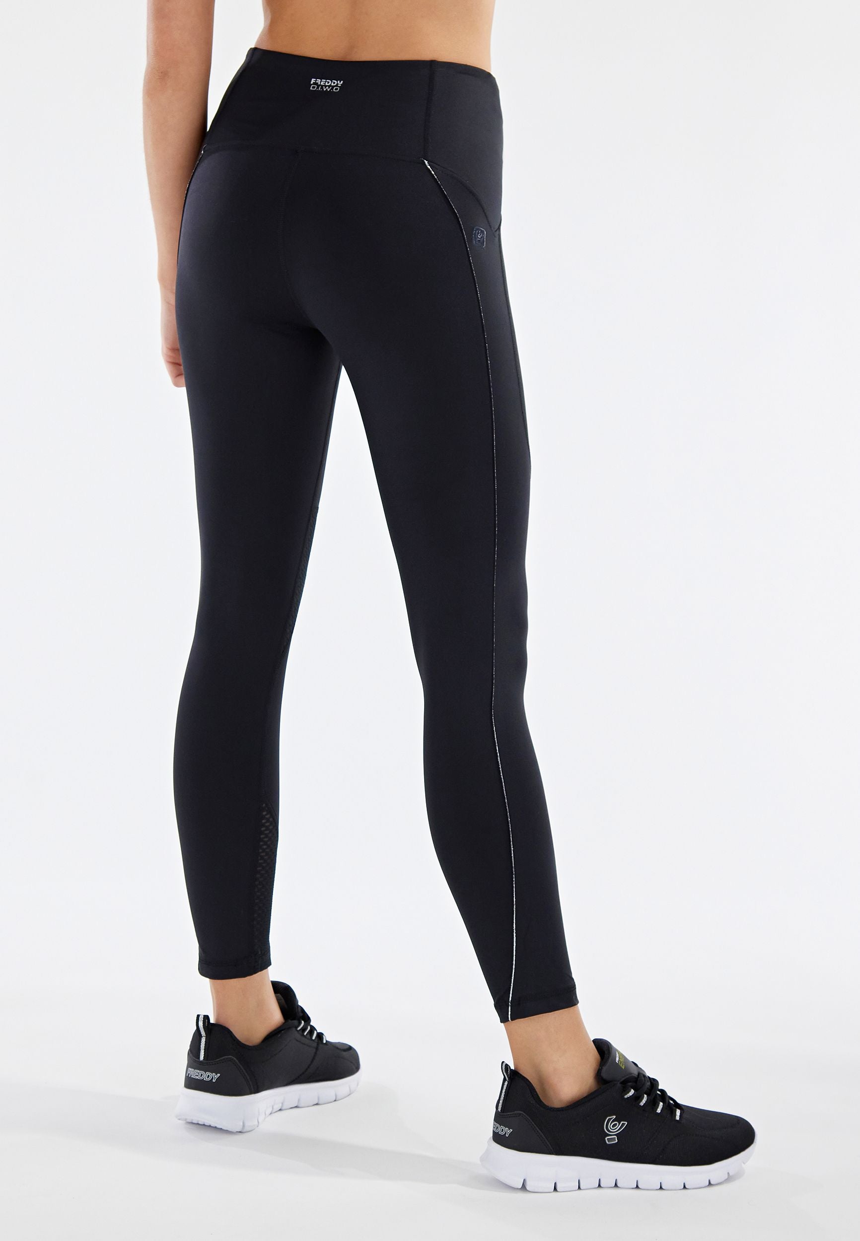 Breathable eco-friendly SuperFit leggings with an all-over Freddy