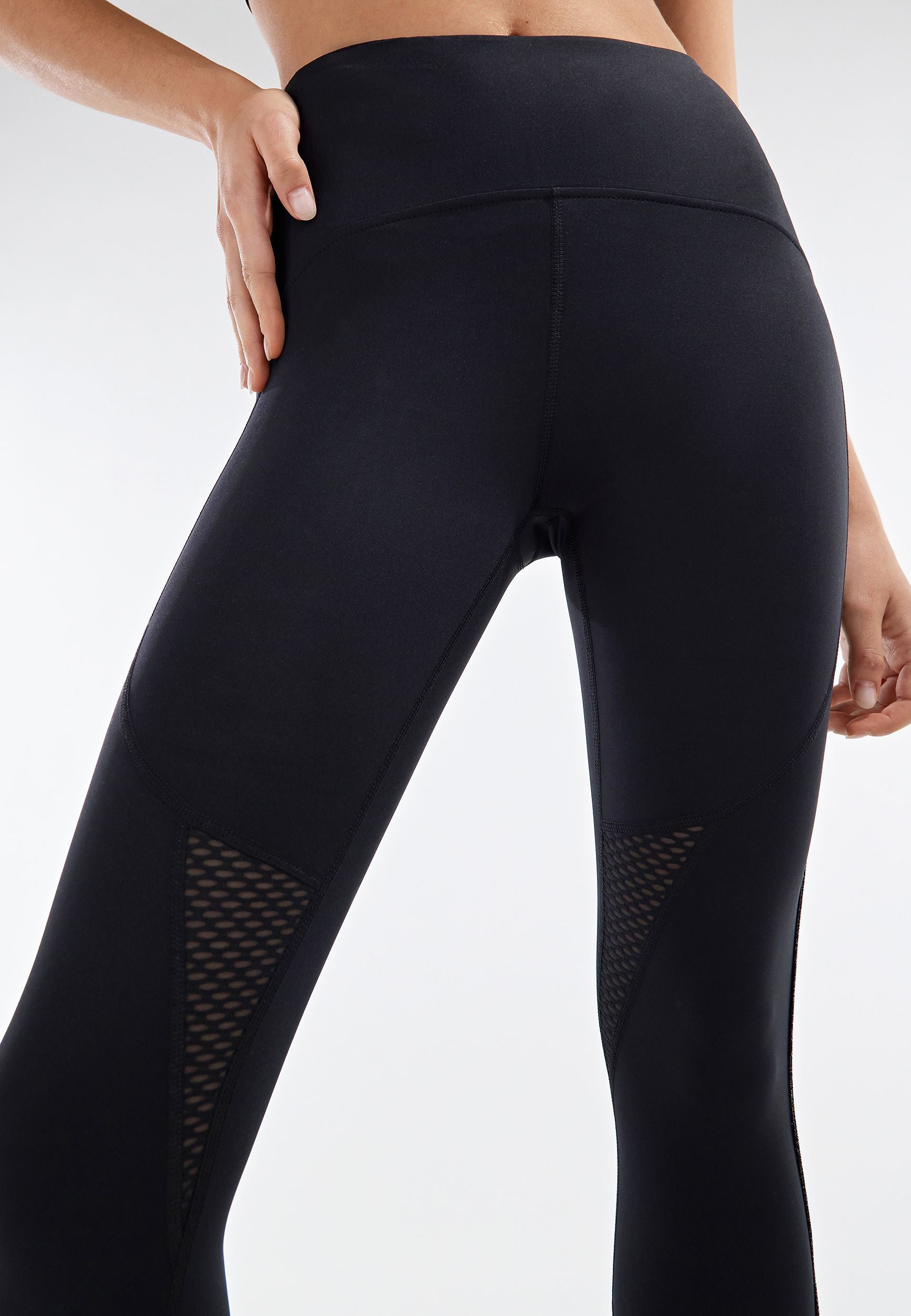 Fabletics On-the-Go Ultra High-Waisted 7/8 Legging Womens plus